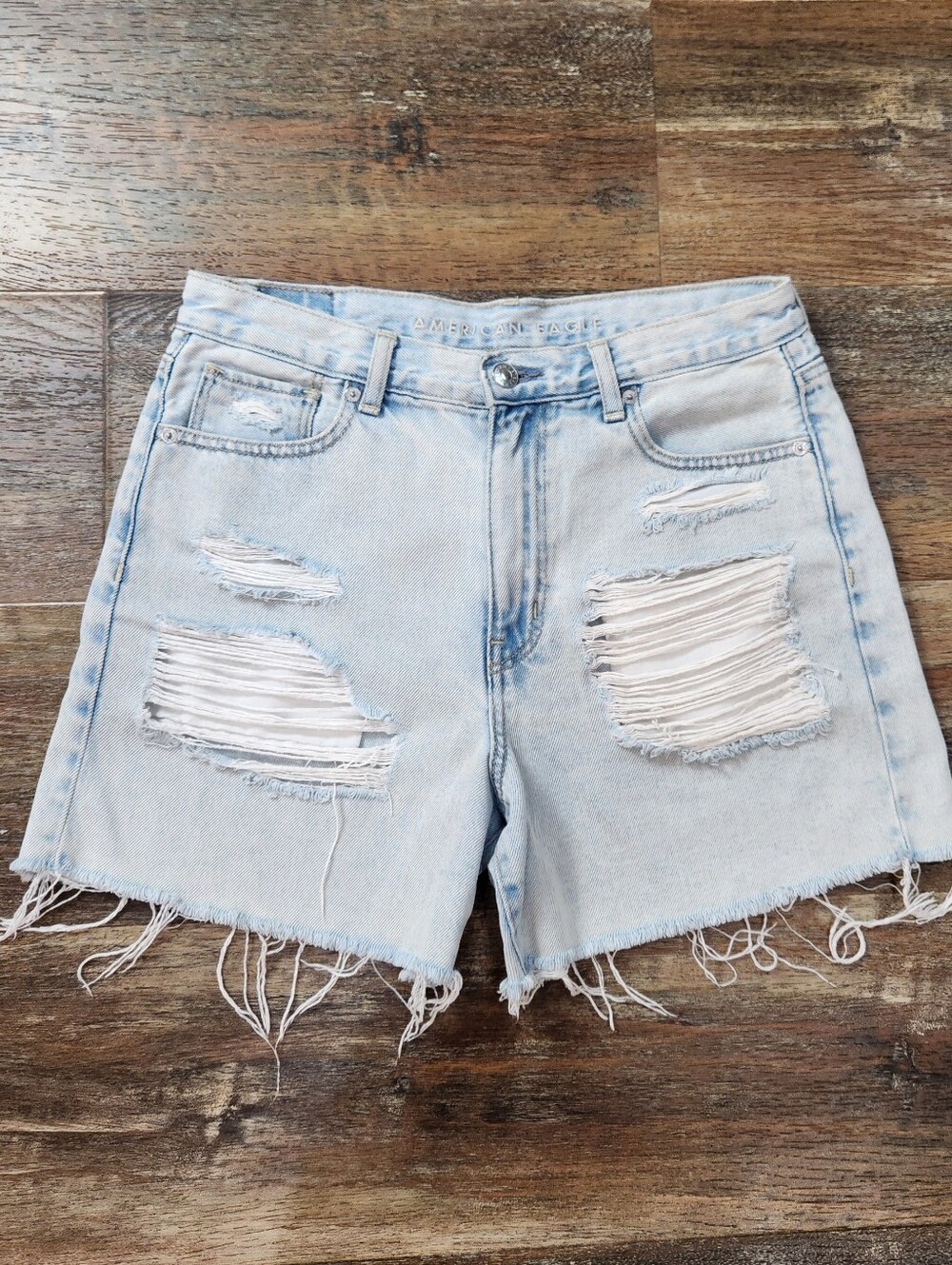 AE High-Rise Ripped Denim Mom Shorts Frayed Hem Size 4